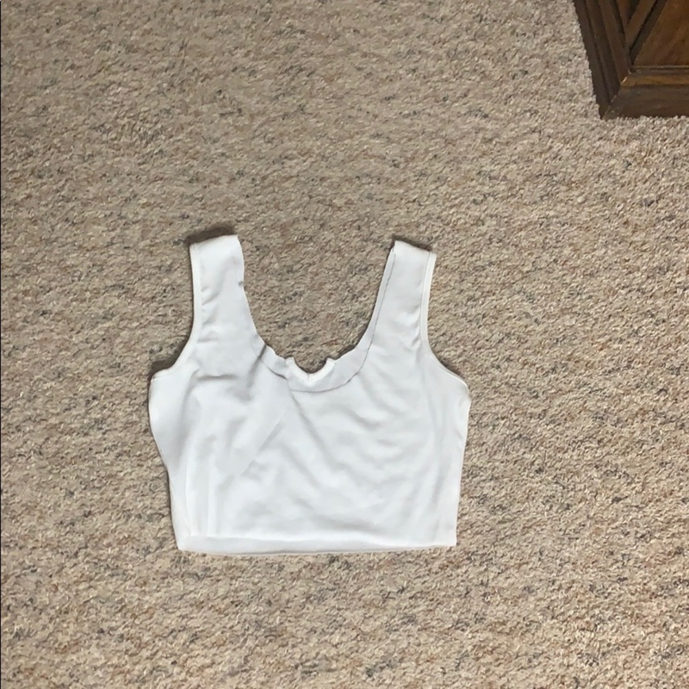 white cropped tank top. - Picture 2 of 2